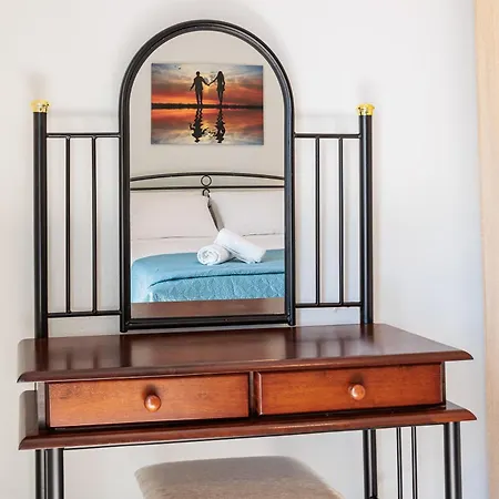 Seaview And Sunsets - Beachside Retreats * Αγία Κυριακή