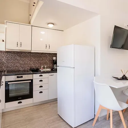 Seaview And Sunsets - Beachside Retreats