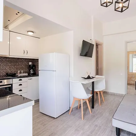 Seaview And Sunsets - Beachside Retreats *