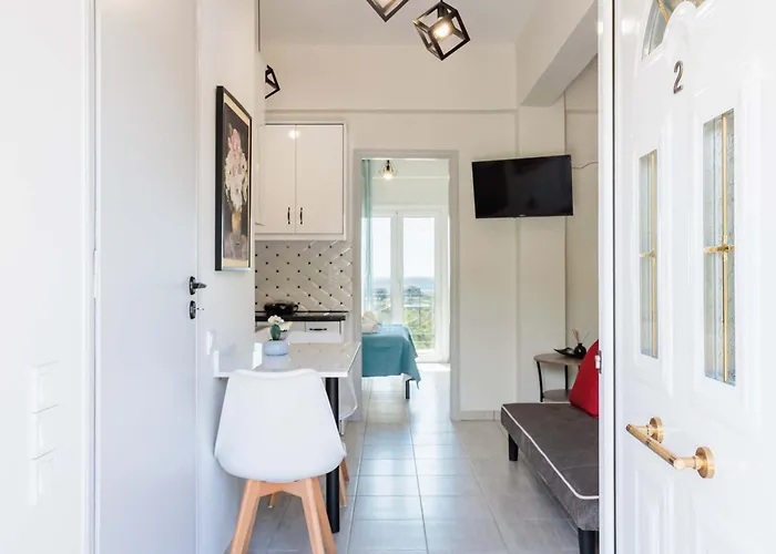 Seaview And Sunsets - Beachside Retreats *