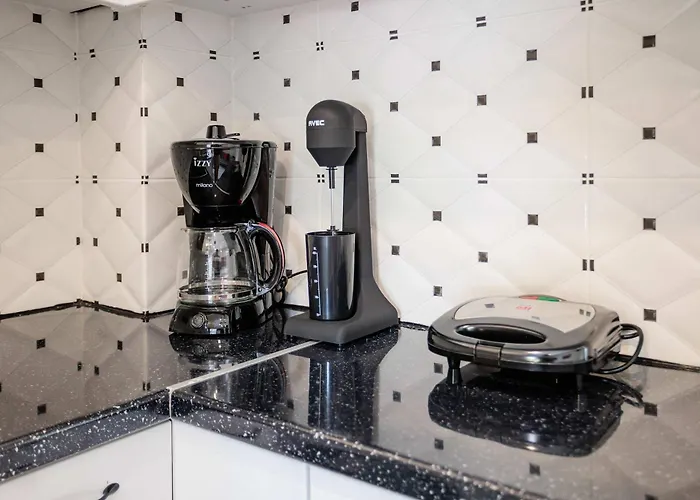 Seaview And Sunsets - Beachside Retreats